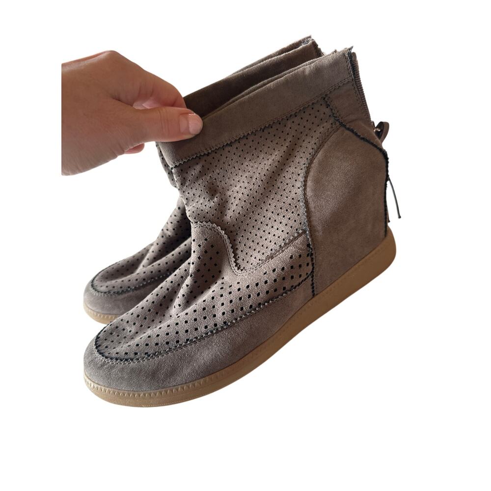 Roebuck & Co Gale wedge Ankle boots Women’s Size 8